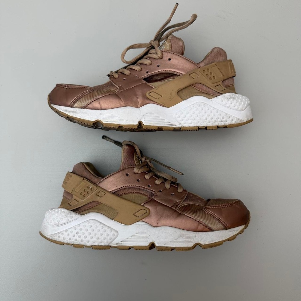 Nike air Huarache run sneakers rose gold Size US 8
